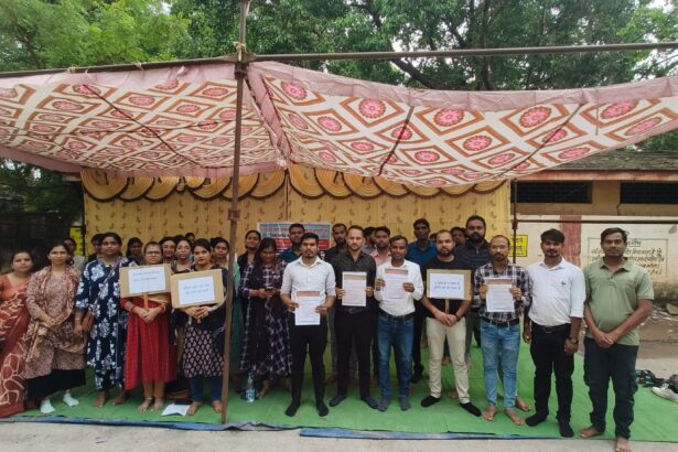 Contract teachers protest