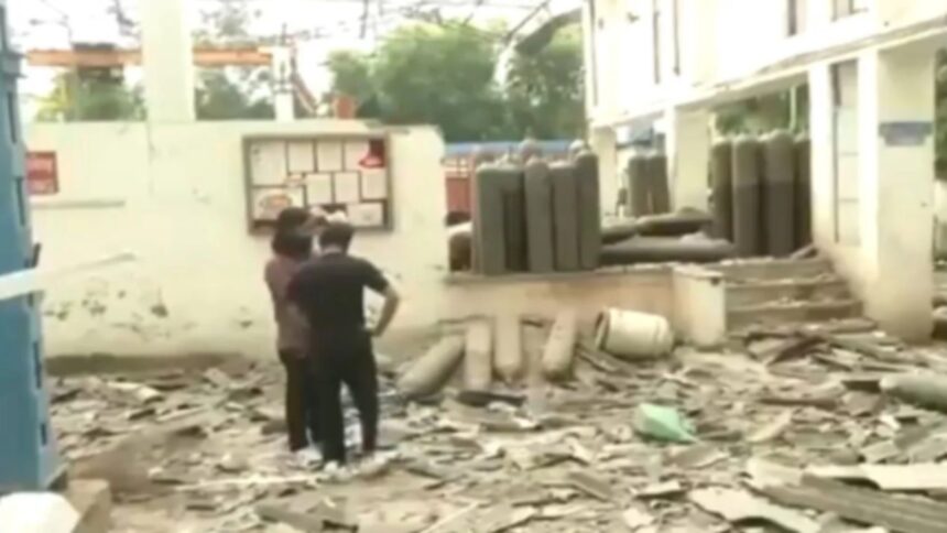 Explosion in oxygen cylinder plant