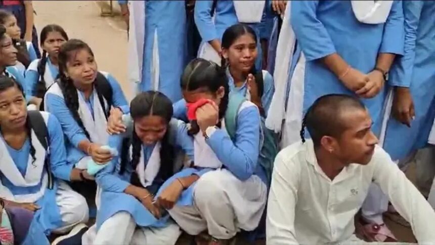 Gariyaband School Merger Protest